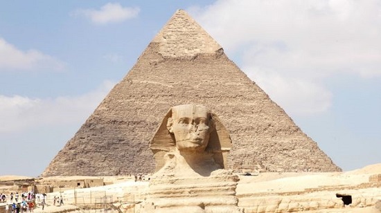 Egipto-plantea-alquilar-piramides-economia_TINIMA20130304_0244_18