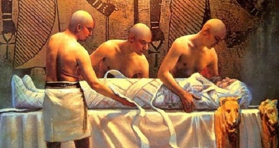 momia-embalsamiento-egipto