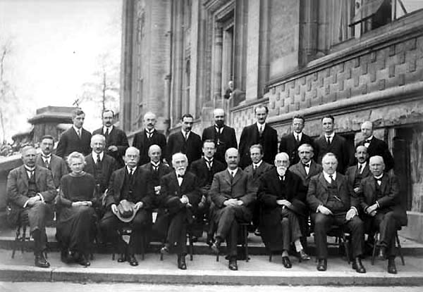 Solvay_conference,_1924