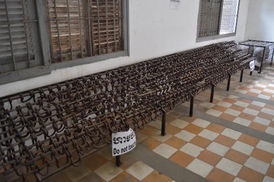tuol-sleng-genocide-museum