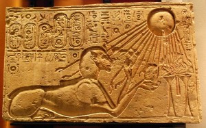 Akhenaten_as_a_Sphinx_(Kestner_Museum)