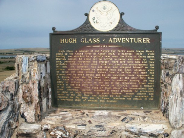 Placa homenaje a Hugh Glass